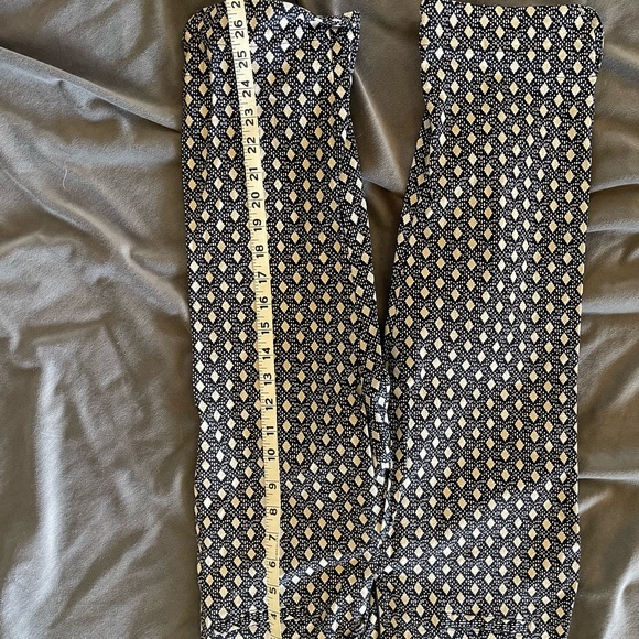 SOHO Funky geometric print cropped slim fit slacks - Picture 5 of 5